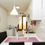 Center Lori Apartment *