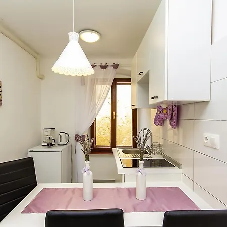 Center Lori アパート *